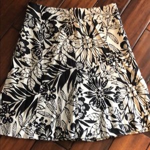 Black and white print skirt